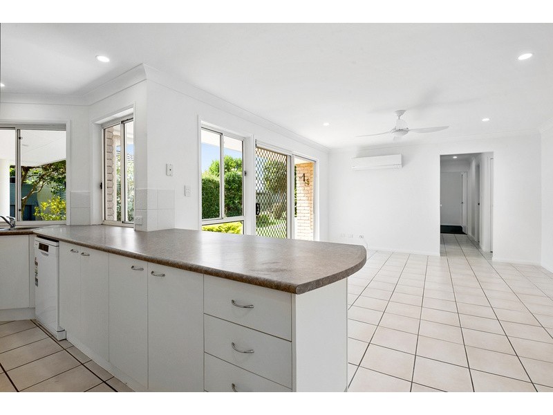 10 Lang Street, Pelican Waters QLD 4551