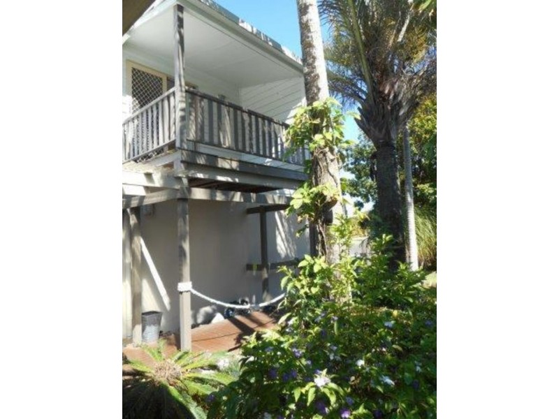 24 Wavecrest Ave, Castaways Beach QLD 4567