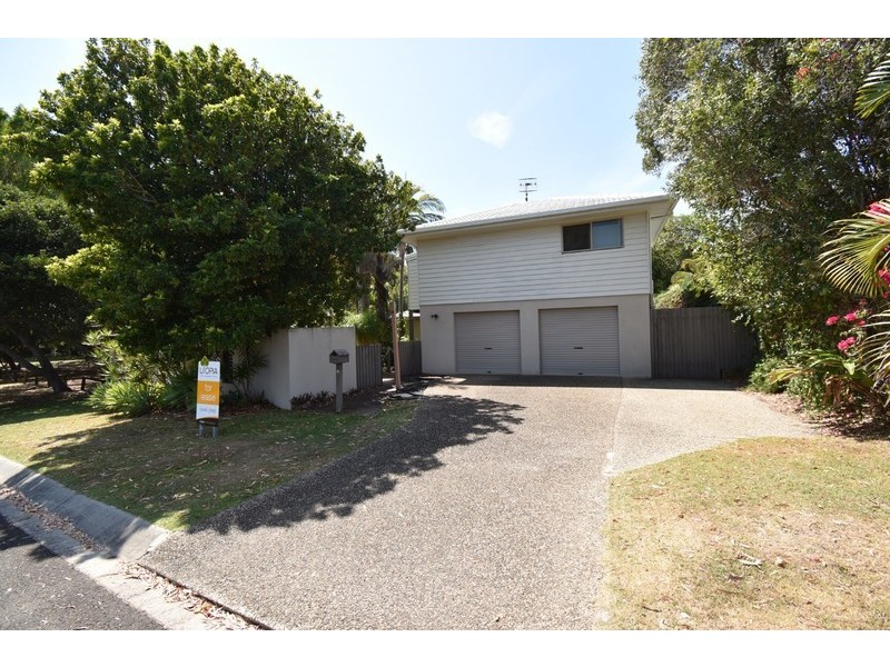 24 Wavecrest Ave, Castaways Beach QLD 4567