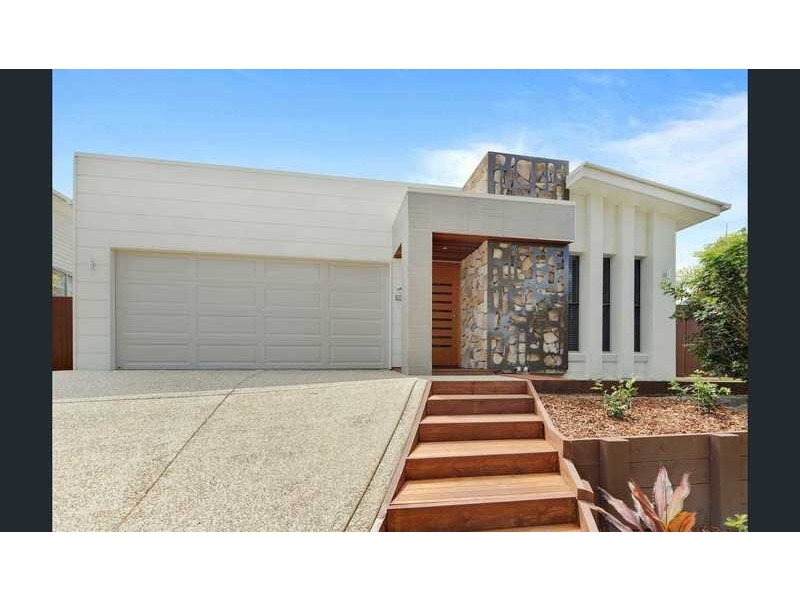 18 Honeyeater Cres, Peregian Springs QLD 4573