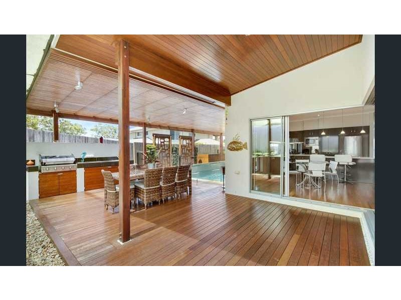 18 Honeyeater Cres, Peregian Springs QLD 4573