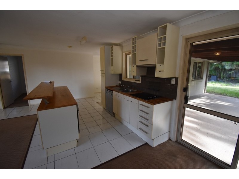 23 Dame Patti Drve, Sunrise Beach QLD 4567