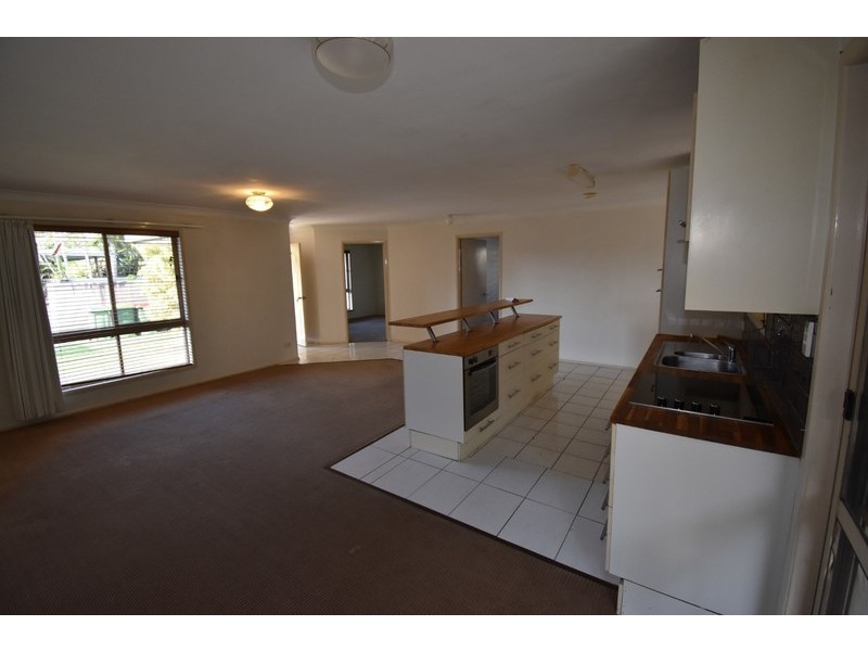 23 Dame Patti Drve, Sunrise Beach QLD 4567