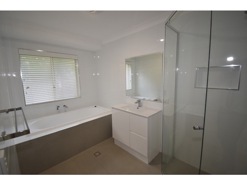 2 Seagull Crt, Noosa Waters QLD 4566