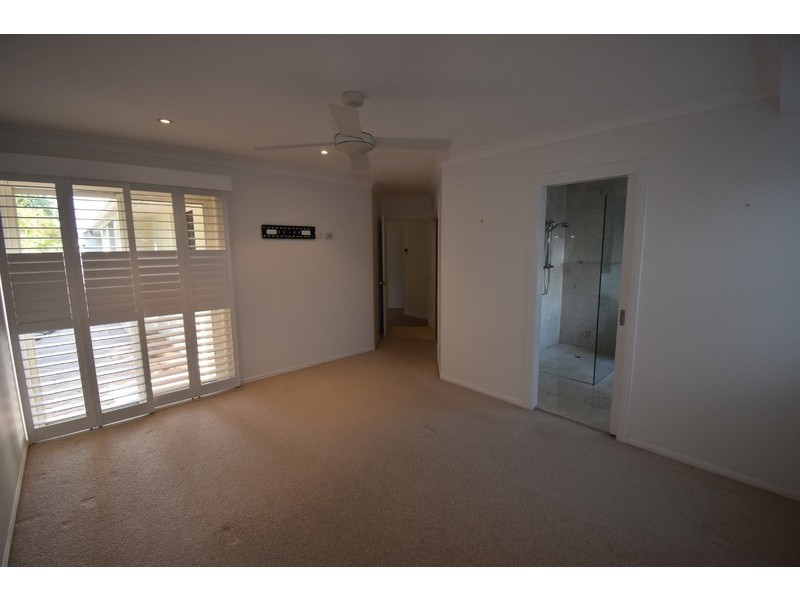 2 Seagull Crt, Noosa Waters QLD 4566