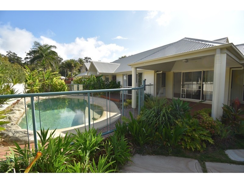 2 Seagull Crt, Noosa Waters QLD 4566