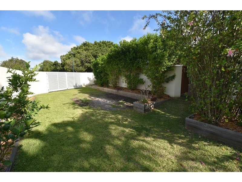 2 Seagull Crt, Noosa Waters QLD 4566