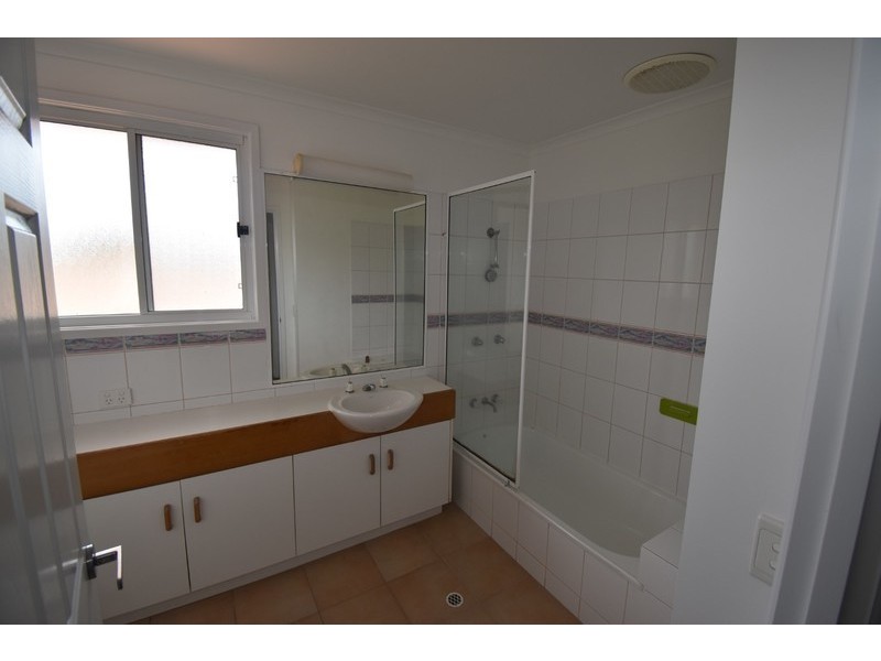 2/8 Sunseeker Close, Noosa Waters QLD 4566