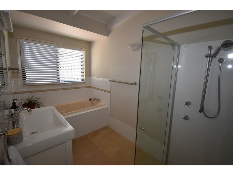 1 Lunar Cres, Noosa Heads QLD 4567