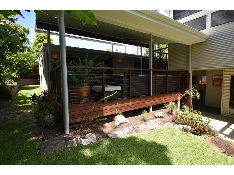 1 Lunar Cres, Noosa Heads QLD 4567