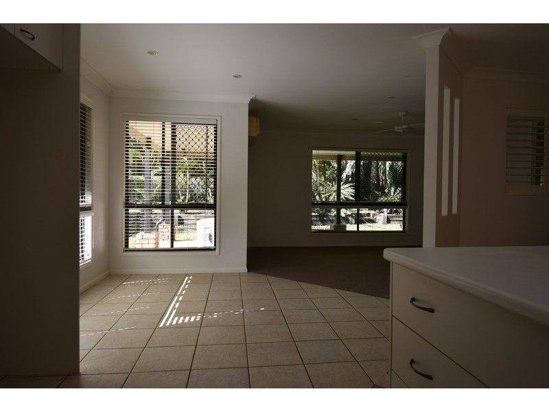 33 Illawarra Dr, Cooroibah QLD 4565