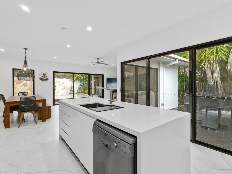 124 Shorehaven Dr, Noosa Waters QLD 4566