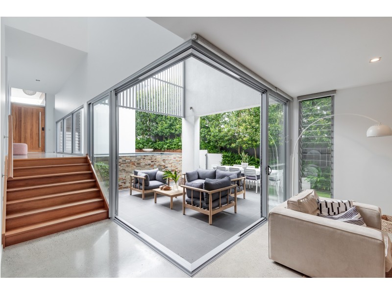 11 Blue Gum Road, Noosa Heads QLD 4567