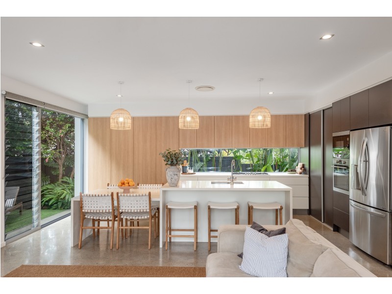 11 Blue Gum Road, Noosa Heads QLD 4567