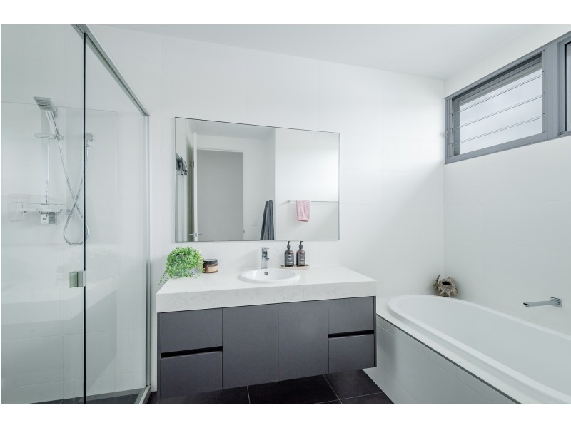 11 Blue Gum Road, Noosa Heads QLD 4567