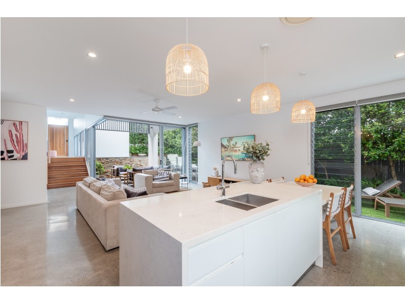 11 Blue Gum Road, Noosa Heads QLD 4567