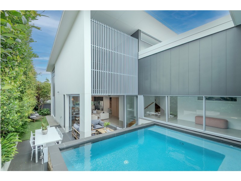 11 Blue Gum Road, Noosa Heads QLD 4567