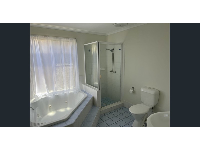 33 Golf Course Drive, Tewantin QLD 4565