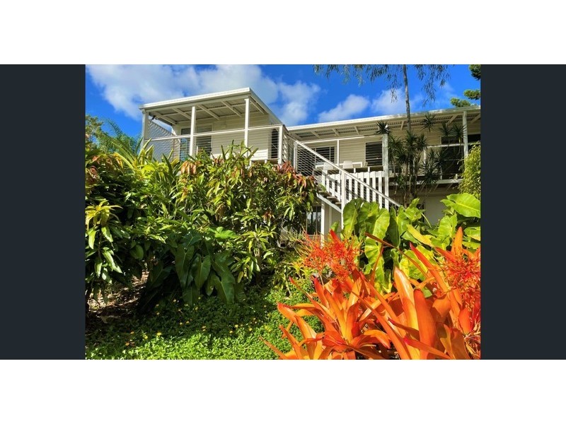 10 Val Crescent, Noosaville QLD 4566