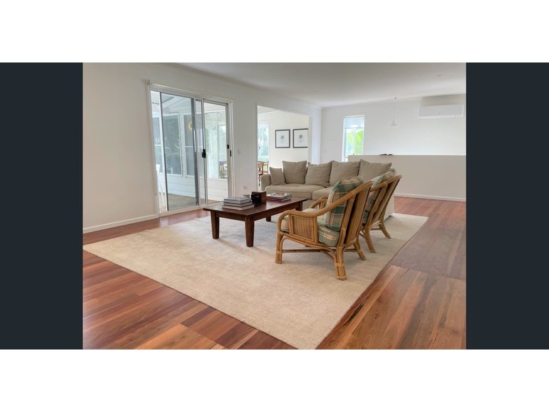 10 Val Crescent, Noosaville QLD 4566