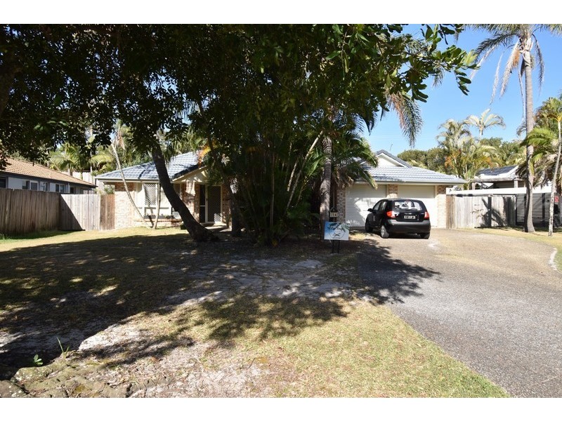 54 Wavecrest Ave, Castaways Beach QLD 4567