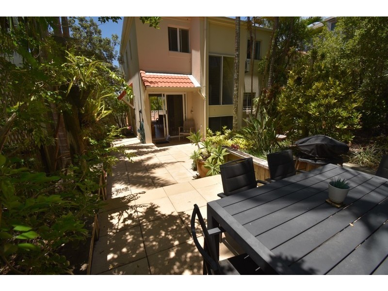 2/16 Crank St, Sunshine Beach QLD 4567