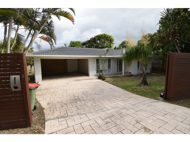 5 Stardust Crt, Sunrise Beach QLD 4567