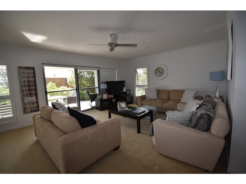 10 Waterside Crt, Noosa Waters QLD 4566