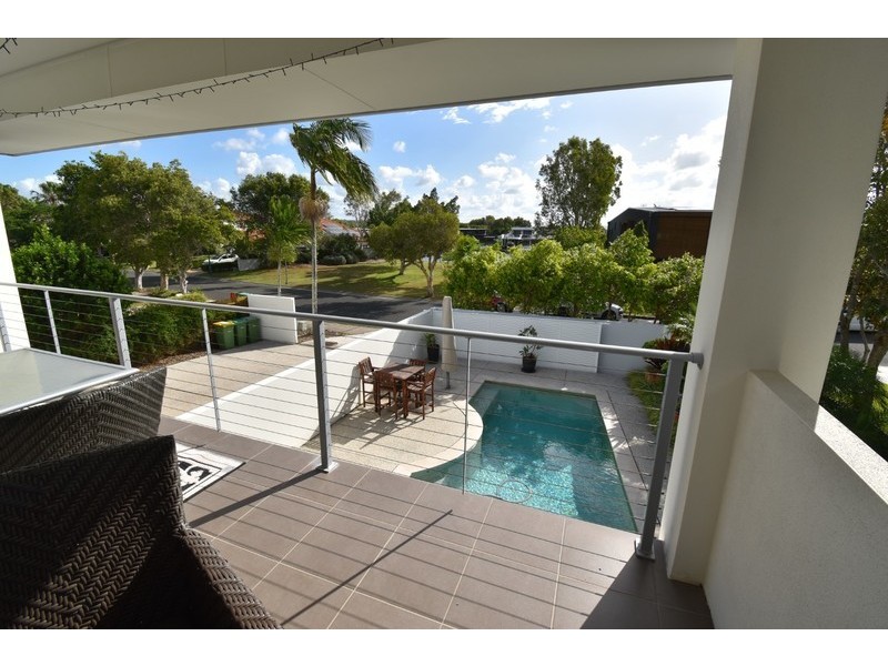 10 Waterside Crt, Noosa Waters QLD 4566