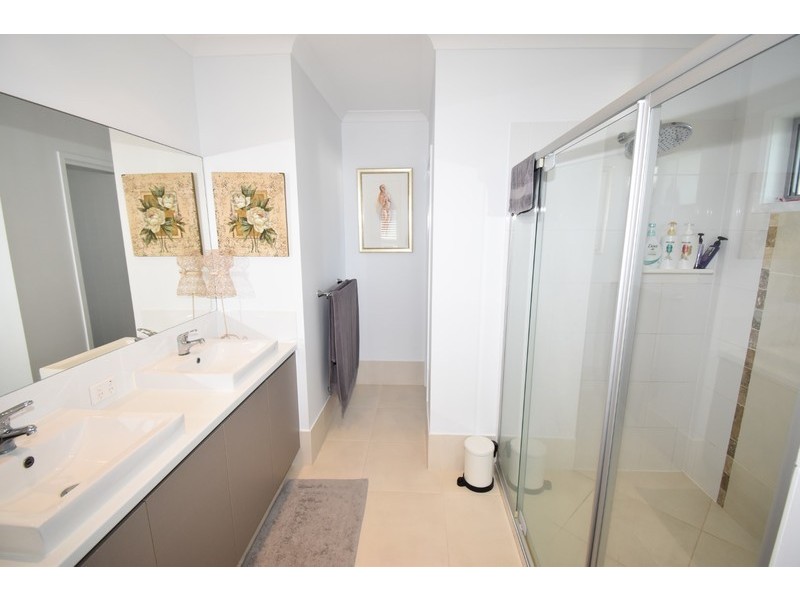 10 Waterside Crt, Noosa Waters QLD 4566