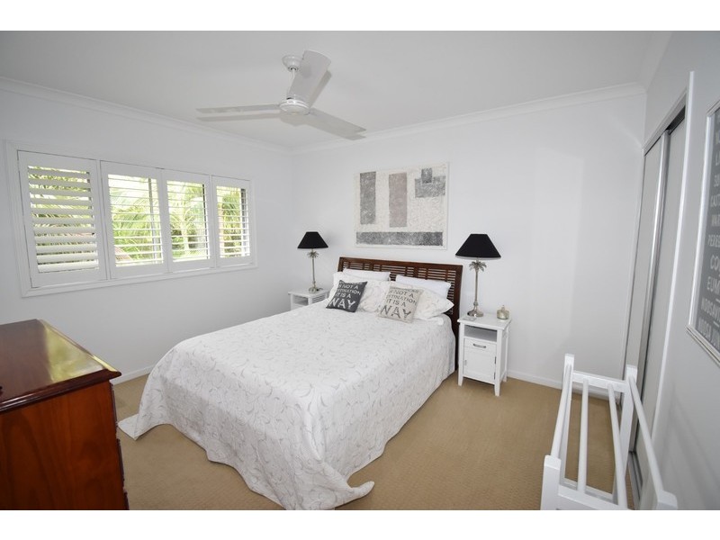 10 Waterside Crt, Noosa Waters QLD 4566