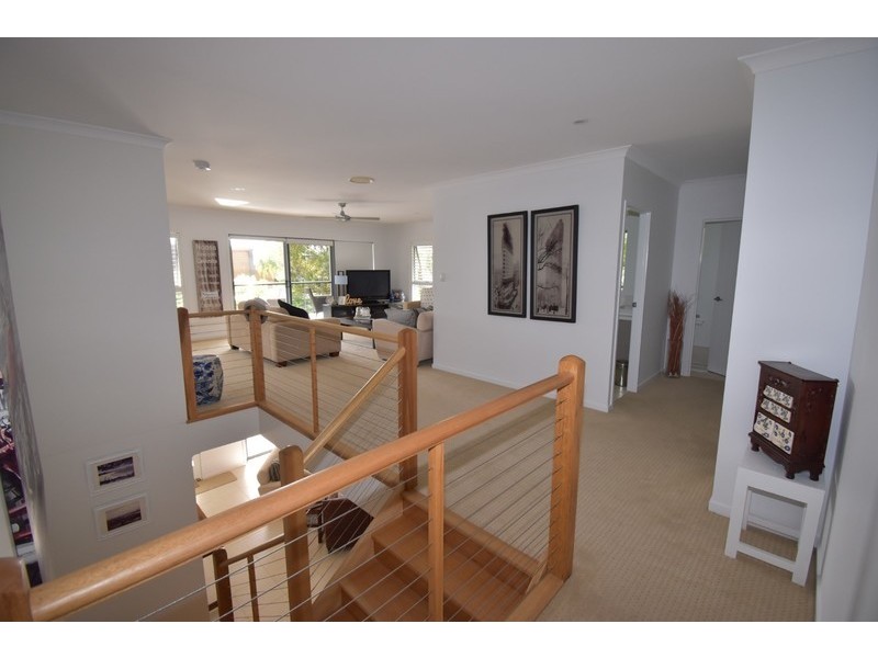 10 Waterside Crt, Noosa Waters QLD 4566