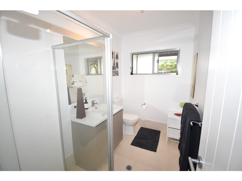 10 Waterside Crt, Noosa Waters QLD 4566