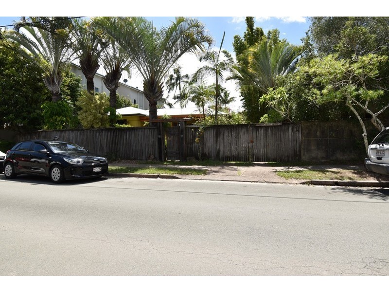 16 William St, Noosaville QLD 4566