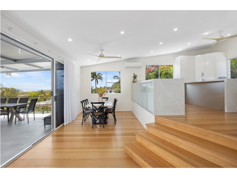 25 Arkana Drive, Noosa Heads QLD 4567