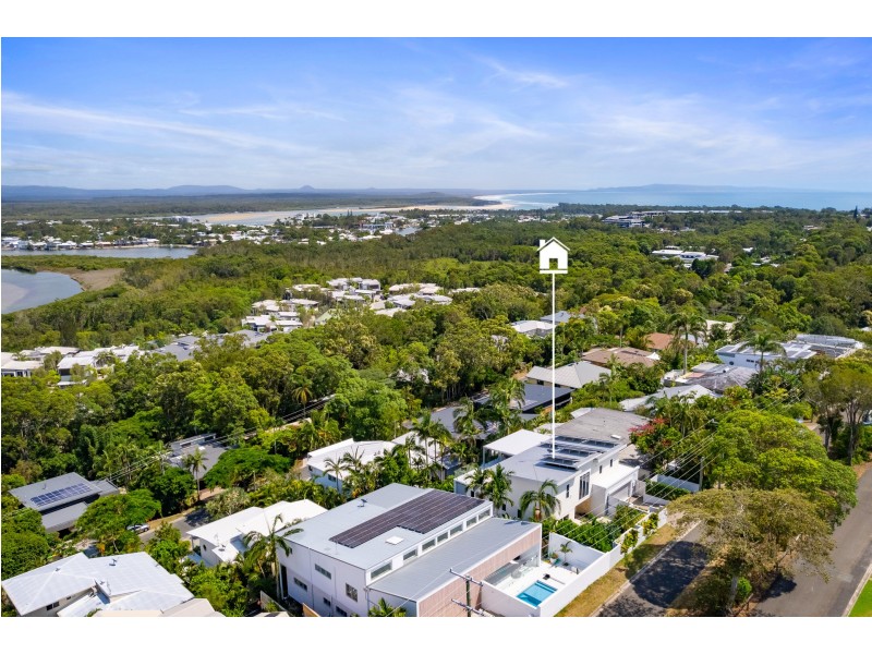 25 Arkana Drive, Noosa Heads QLD 4567