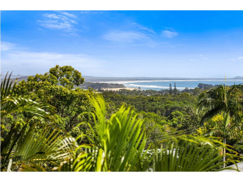 25 Arkana Drive, Noosa Heads QLD 4567