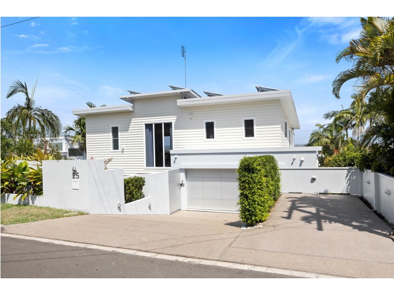 25 Arkana Drive, Noosa Heads QLD 4567