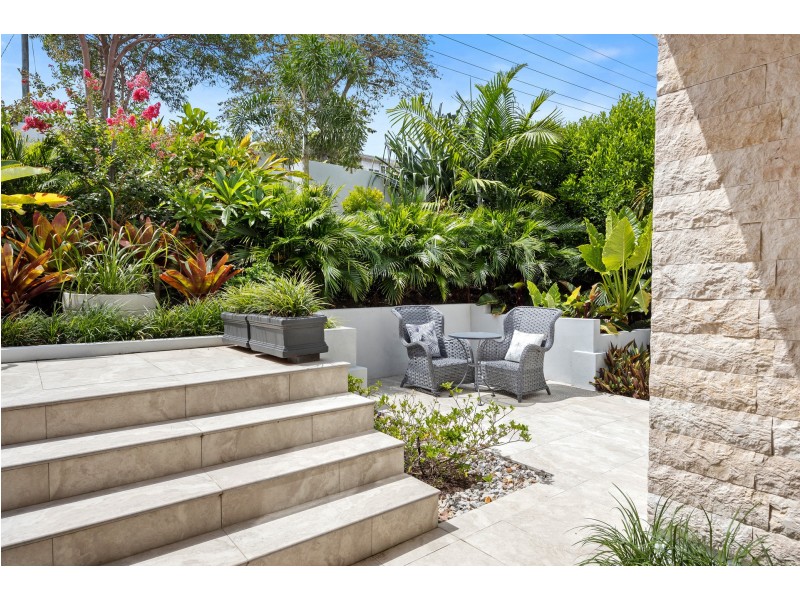 25 Arkana Drive, Noosa Heads QLD 4567