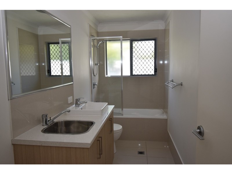 2/24 Kamala cres, Peregian Springs QLD 4573