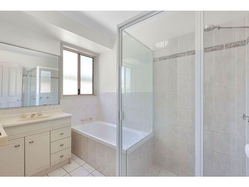 4 Challenge Crt, Sunrise Beach QLD 4567