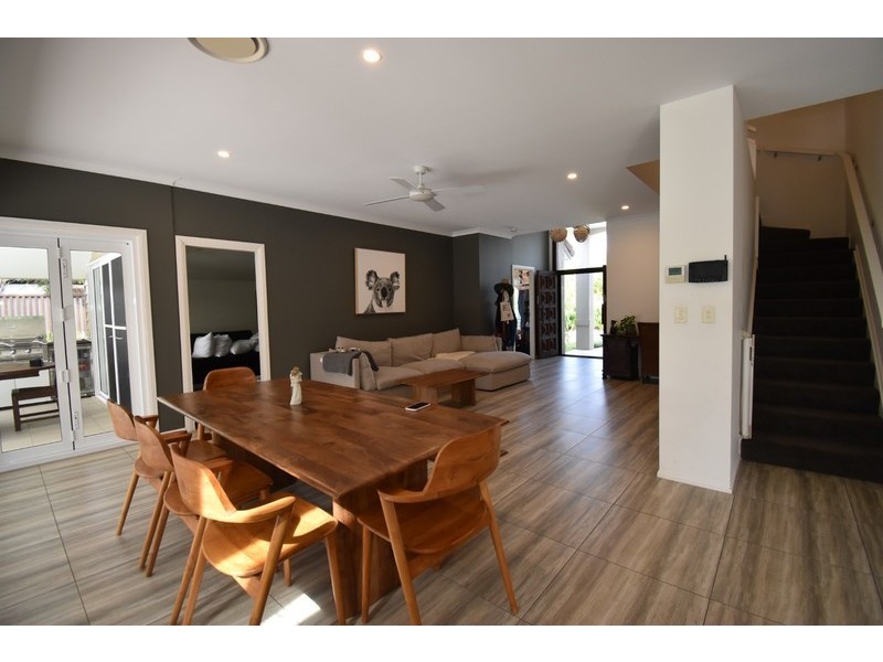 8 Sternlight Street, Noosa Waters QLD 4566