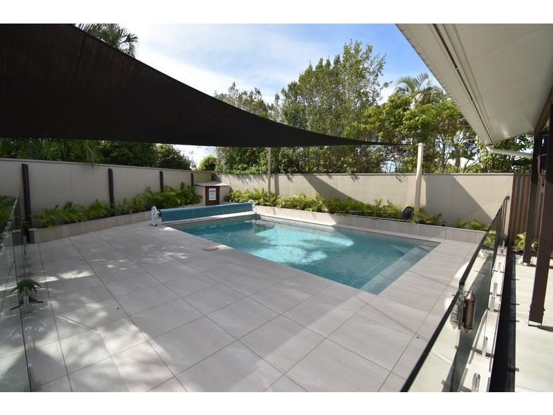8 Sternlight Street, Noosa Waters QLD 4566
