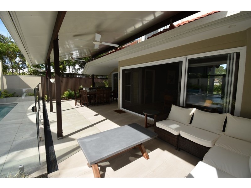 8 Sternlight Street, Noosa Waters QLD 4566