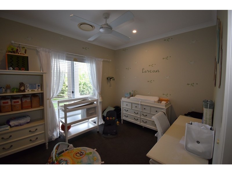 8 Sternlight Street, Noosa Waters QLD 4566
