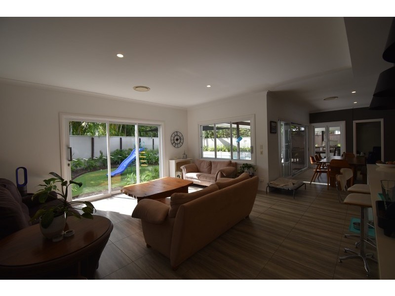 8 Sternlight Street, Noosa Waters QLD 4566