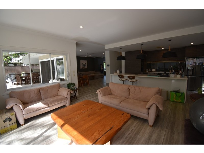 8 Sternlight Street, Noosa Waters QLD 4566
