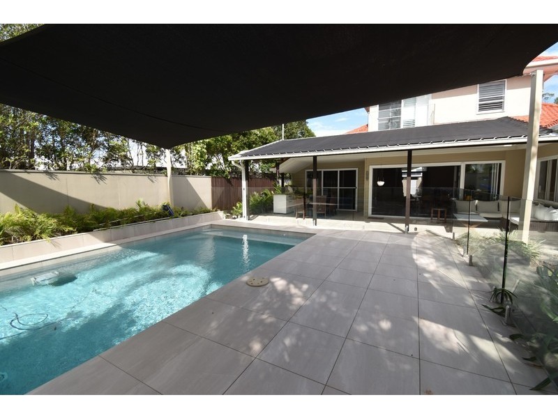 8 Sternlight Street, Noosa Waters QLD 4566