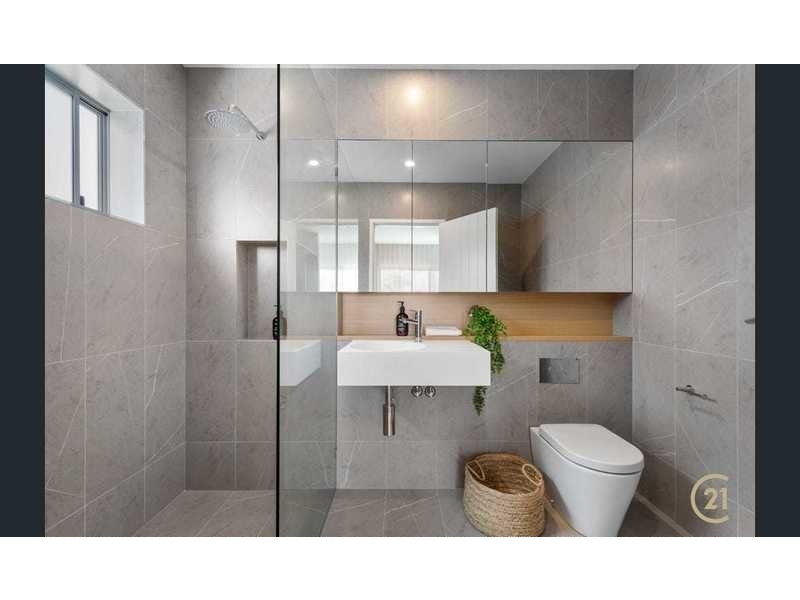 2/239 Weyba Rd, Noosaville QLD 4566