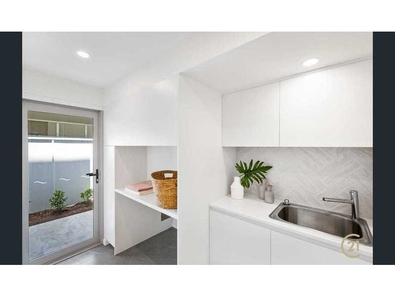 2/239 Weyba Rd, Noosaville QLD 4566